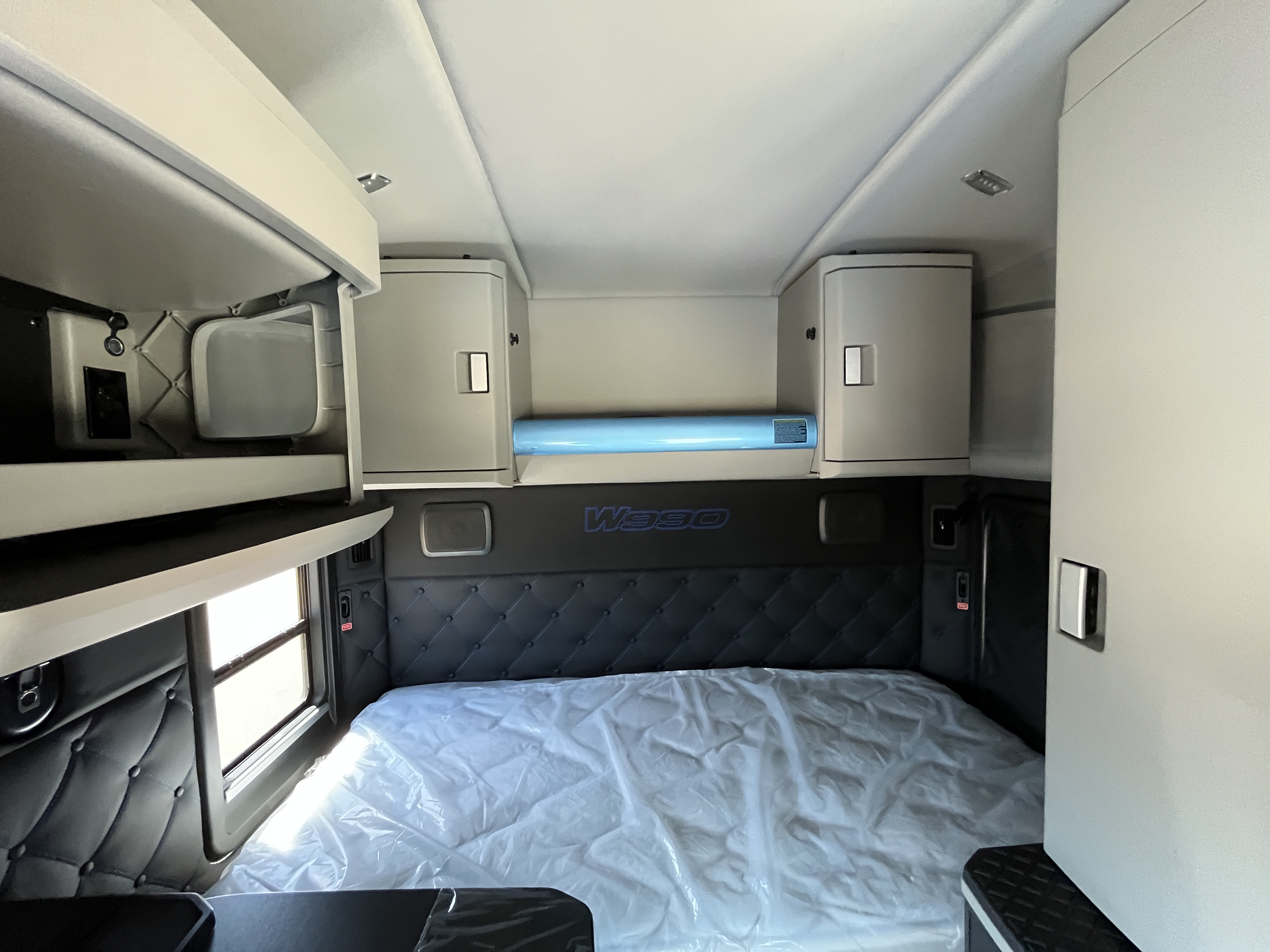 KENWORTH W990 #TJ984304